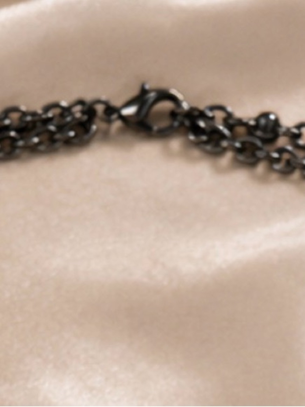 Elegant Black Statement Necklace - Women Jewelry - Picture 3 of 5